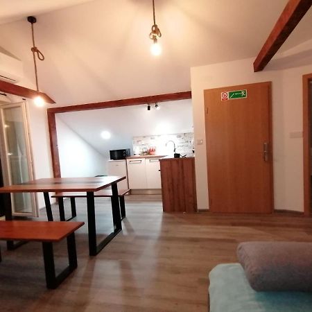 Apartman Megi & Studio Apartman Tomi - Self Check In คาปรินา ภายนอก รูปภาพ