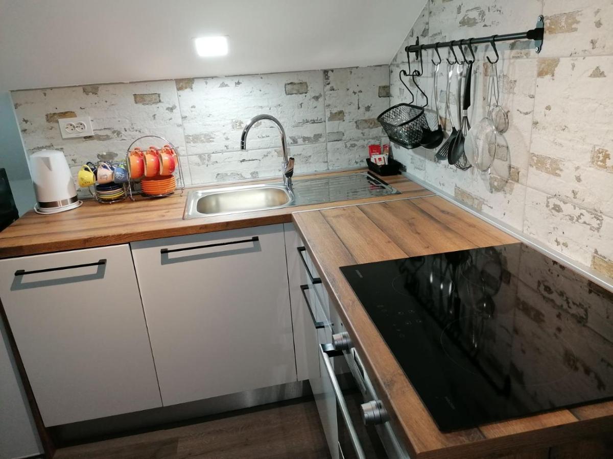 Apartman Megi & Studio Apartman Tomi - Self Check In คาปรินา ภายนอก รูปภาพ