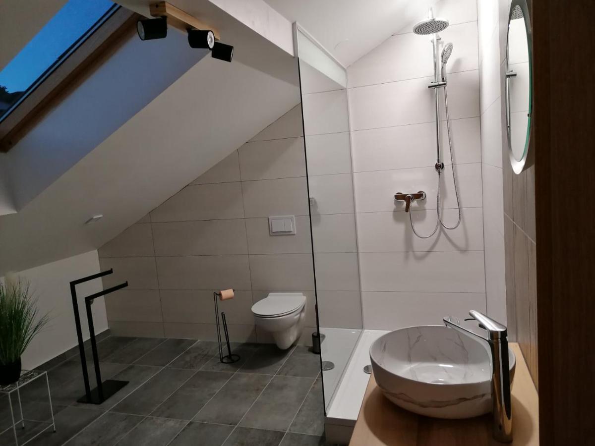 Apartman Megi & Studio Apartman Tomi - Self Check In คาปรินา ภายนอก รูปภาพ