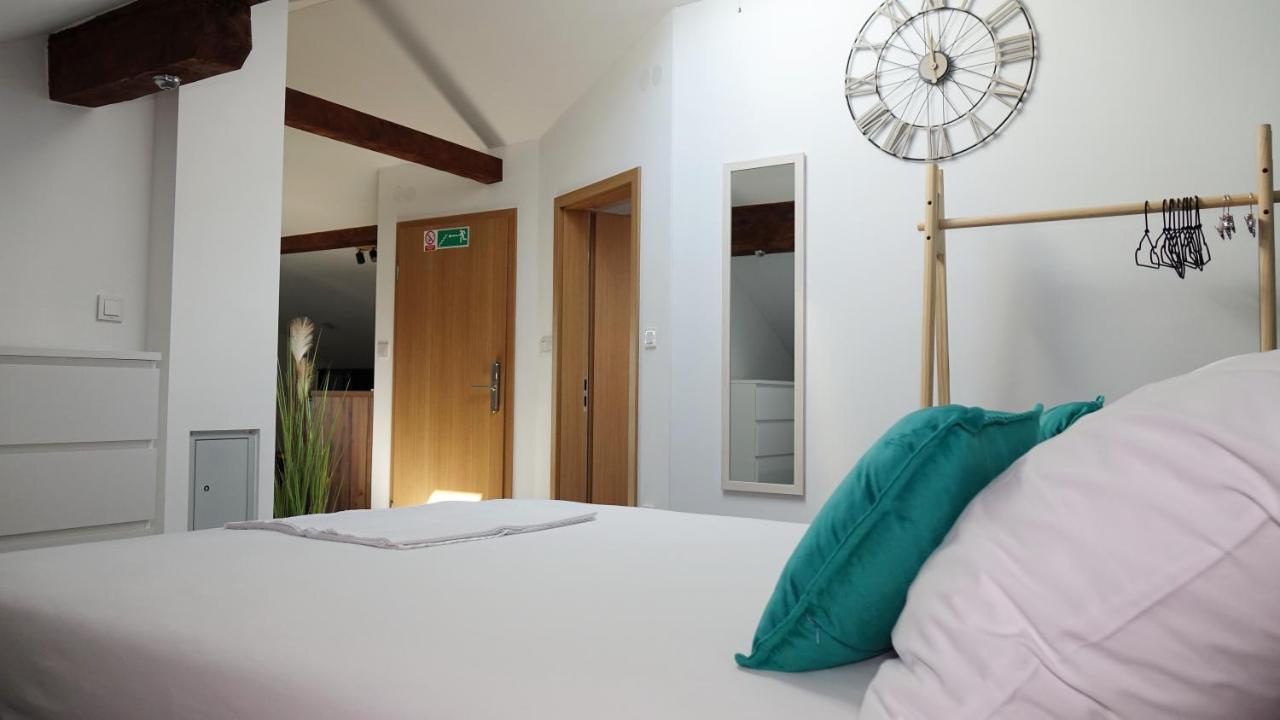 Apartman Megi & Studio Apartman Tomi - Self Check In คาปรินา ภายนอก รูปภาพ